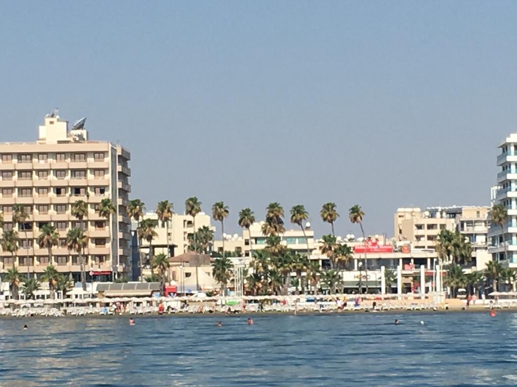 Ithaki Phinikoudes Apartment No. 102 ลาร์นาคา ภายนอก รูปภาพ